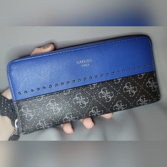 Guess Handbag & Wallet - Picture 5 of 8